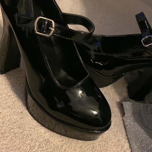 COPY - A show stopper. Black platforms with 5’inch heels brand new! By Ellie si… - Picture 10 of 11